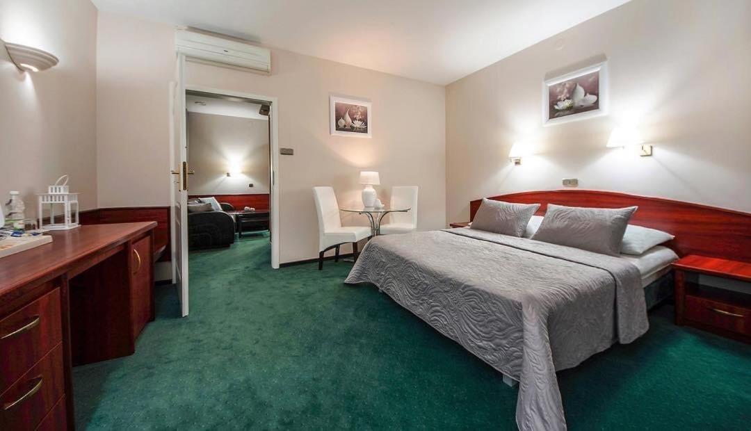 Hotel Sara Koło 외부 사진