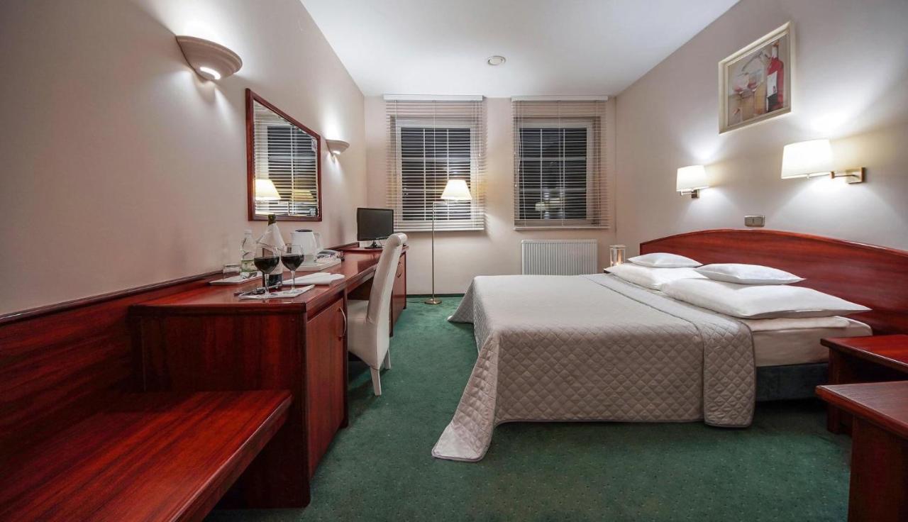 Hotel Sara Koło 외부 사진