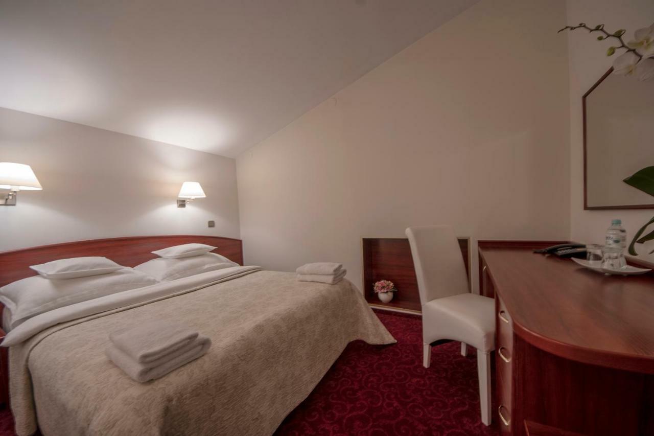Hotel Sara Koło 외부 사진
